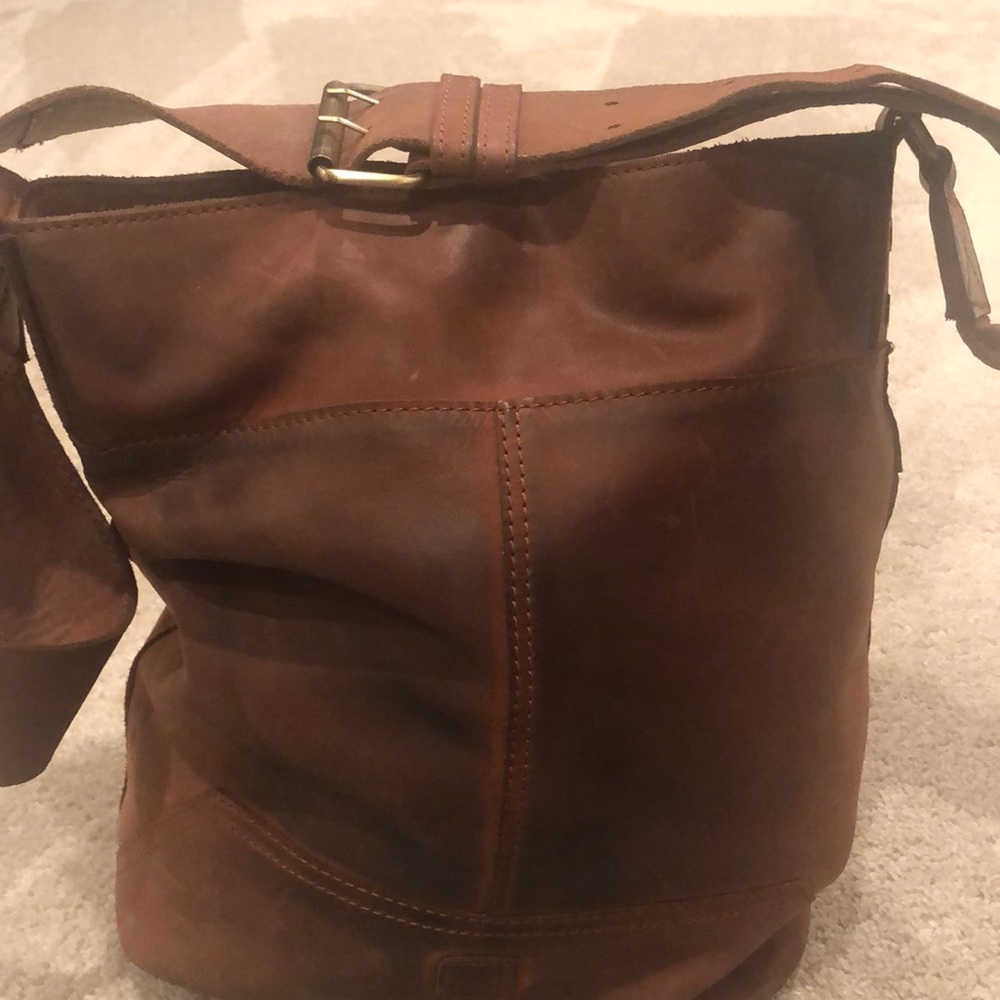 C&C California Crossbody Bucket Bag in Leather - Picture 5 of 7
